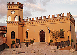 Frigolandia: il palazzo comunale di Giano dell'Umbria